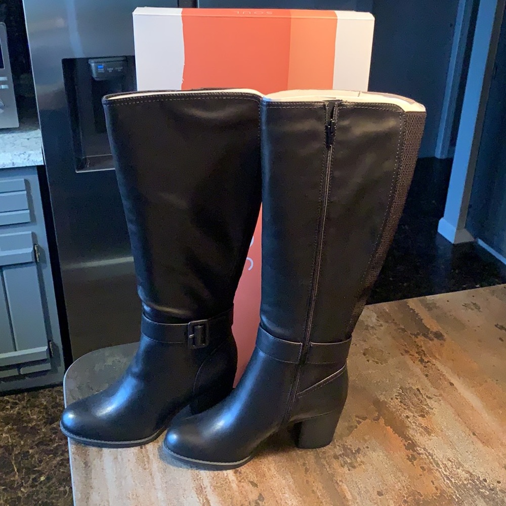 Soul Naturalizer women’s boot. Block heel with buckle. Black twinkle. New in box